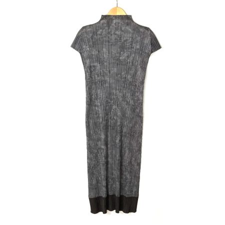  ISSEY MIYAKE イッセイミヤケ PLEATS PLEASE ノースリーブワンピース PP53-JH894 グレー サイズ 3 レディース