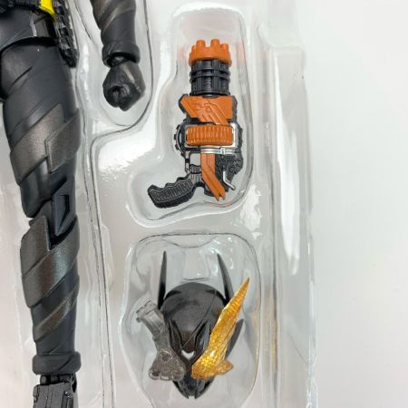  BANDAI バンダイ S.H.Figuarts BANDAI 開封品 程度A 仮面ライダービルド ラビットタンクハザードフォーム 「仮面ライダービルド」