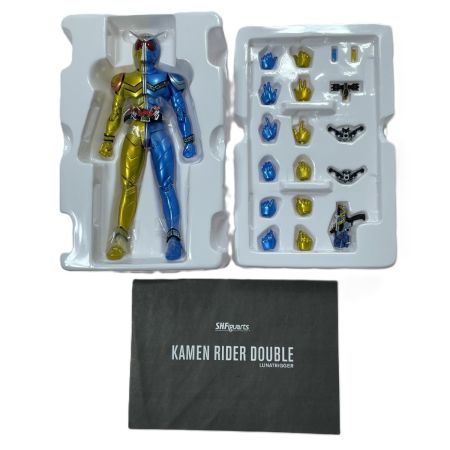  BANDAI バンダイ フィギュア S.H.Figuarts(真骨彫製法) 仮面ライダーW ルナトリガー 開封品