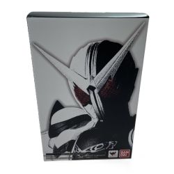 ☆☆ BANDAI バンダイ フィギュア S.H.Figuarts (真骨彫製法) 仮面ライダーW ファングジョーカー 開封品 Bランク