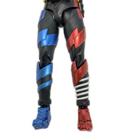  BANDAI バンダイ 仮面ライダービルド ラビットタンクフォーム フィギュア S.H.Figuarts