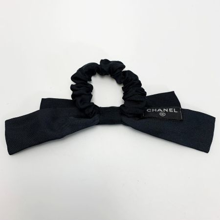  CHANEL シャネル リボン ロゴ ブラック  シュシュ ヘアアクセサリー レディース