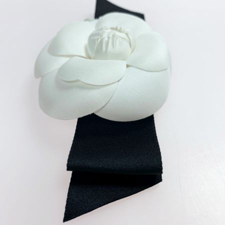  CHANEL シャネル コサージュ カメリア ホワイト×ブラック レディース
