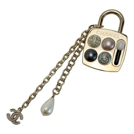  CHANEL シャネル ブローチ メイクパレット ココマーク・№5ロゴ ゴールド レディース