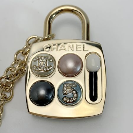  CHANEL シャネル ブローチ メイクパレット ココマーク・№5ロゴ ゴールド レディース