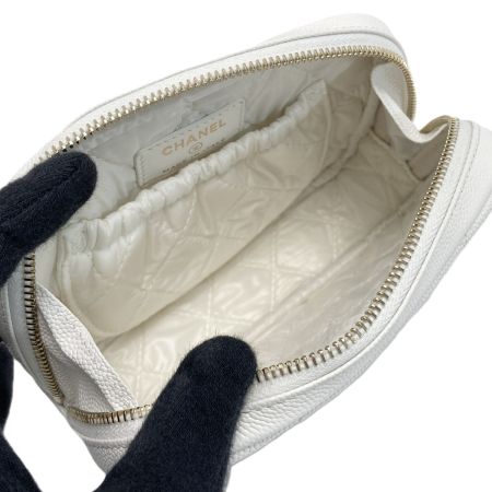  CHANEL シャネル ココマーク マトラッセ ポーチ ホワイト キャビアスキン ゴールド金具