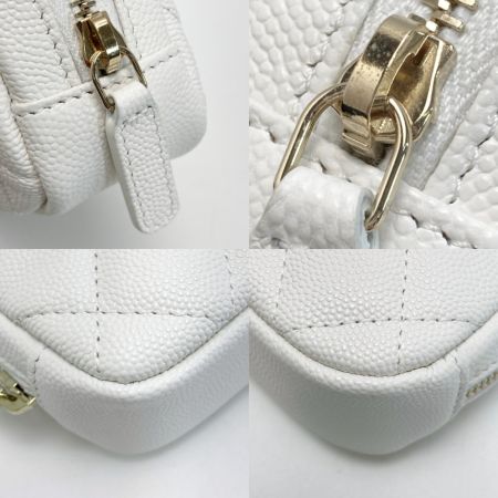  CHANEL シャネル ココマーク マトラッセ ポーチ ホワイト キャビアスキン ゴールド金具