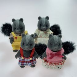 ☆☆ Aprica アップリカ シルバニアファミリースカンク ファミリーセット４体セット 海外版 知育玩具 Bランク