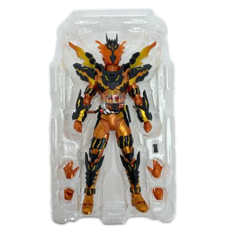  BANDAI バンダイ S.H.Figuarts BANDAI 仮面ライダークローズマグマ 箱有