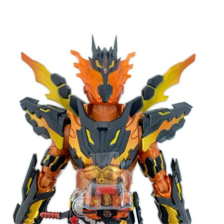 BANDAI バンダイ S.H.Figuarts BANDAI 仮面ライダークローズマグマ 箱有