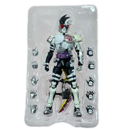  BANDAI バンダイ S.H.Figuarts 仮面ライダーゲンム ゾンビゲーマー レベルX 「仮面ライダーエグゼイド」 フィギュア 開封品