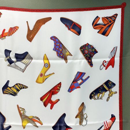  Salvatore Ferragamo サルヴァトーレフェラガモ スカーフ パンプス×サンダル柄 カーキ×アイボリー 服飾雑貨