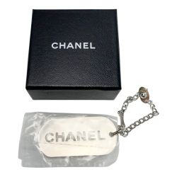 ☆☆ CHANEL シャネル キーホルダー ドッグタグ  チャーム  シルバー 箱付 Sランク