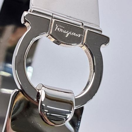 Salvatore Ferragamo サルヴァトーレフェラガモ ガンチーニ  シルバー バングル レディース 箱 布袋付