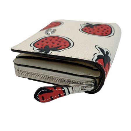  COACH コーチ  ビルフォールド ウォレット・ストロベリー プリント CT908 2つ折り財布