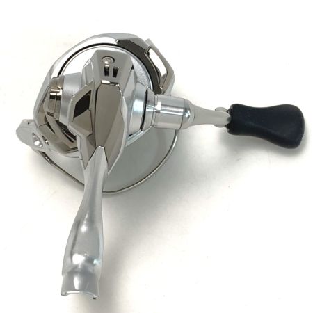  SHIMANO シマノ 23ストラディック C2000S 045782 スピニングリール 箱付き