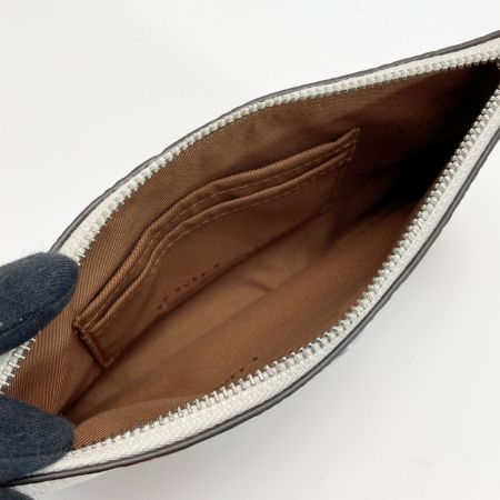  COACH コーチ スモール リストレット・ストロベリー プリント アイボリー ポーチ イチゴ