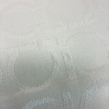 Salvatore Ferragamo サルヴァトーレフェラガモ ストール ガンチーニ総柄 アイボリー シルク70％ ウール30％