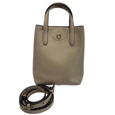 Salvatore Ferragamo サルヴァトーレフェラガモ フィアンマショルダー  EZ-21 ベージュ 袋 ストラップ付