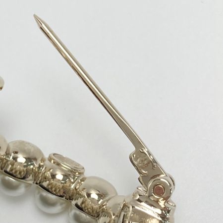  CHANEL シャネル ココマーク マトラッセ ブローチ C23A ゴールド×ホワイト ラインストーン フェイクパール GP