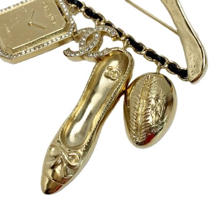  CHANEL シャネル ココマーク ハンガーモチーフ  ゴールド×ブラック ブローチ レディース