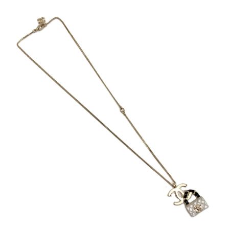 CHANEL シャネル ココマーク マトラッセ バッグモチーフ ネックレス B23C ゴールド×ホワイト GP