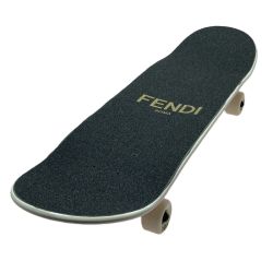 ☆☆ FENDI フェンディ ロゴ モノグラム スケートボード スケボー ケース付き Bランク