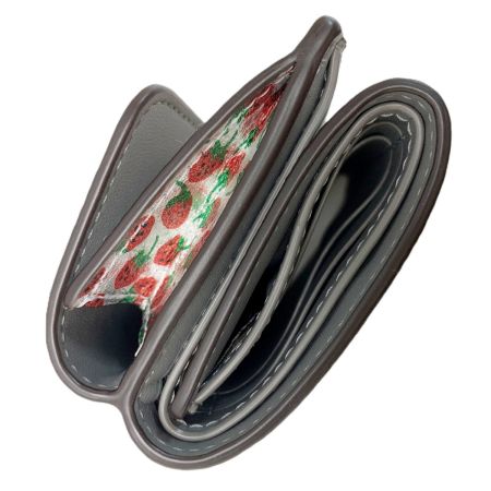  COACH コーチ エッセンシャル ミニ トライフォールド ウォレット・ストロベリー プリント CDZ85 SV レディース 三つ折り財布