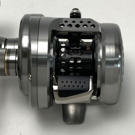  SHIMANO シマノ 17 カルカッタコンクエスト BFS HG-L LEFT 03676 ベイトリール 箱付き