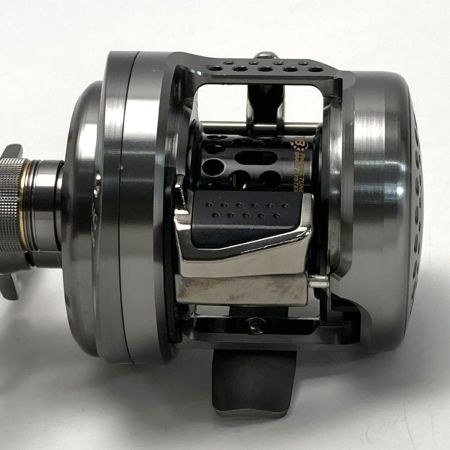  SHIMANO シマノ 17 カルカッタコンクエスト BFS HG-L LEFT 03676 ベイトリール 箱付き