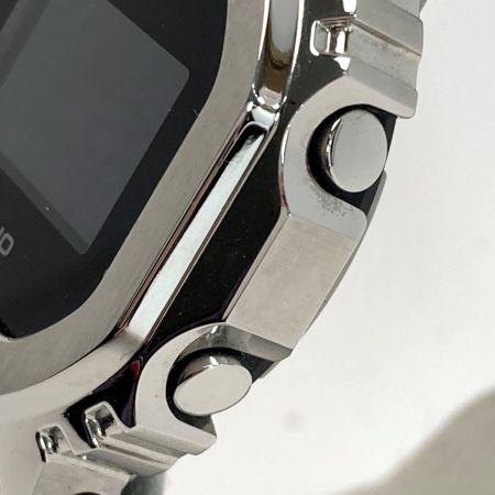  CASIO カシオ G-SHOCK メタルカバード デジタル GM-5600U-1JF クォーツ メンズ 腕時計