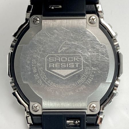  CASIO カシオ G-SHOCK メタルカバード デジタル GM-5600U-1JF クォーツ メンズ 腕時計