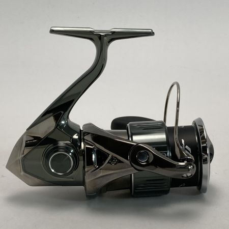 SHIMANO シマノ 22 ステラ C3000MHG 043917 スピニングリール 箱付き