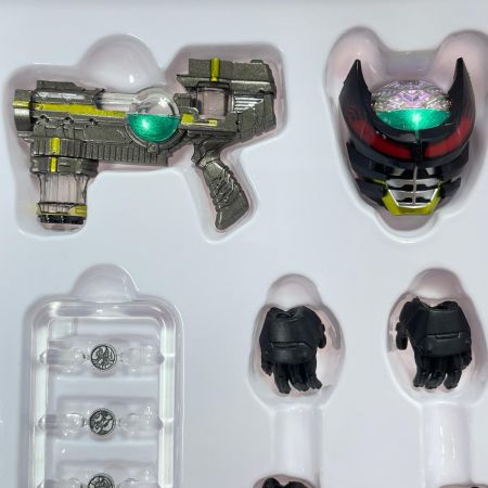  BANDAI バンダイ S.H.Figuarts 仮面ライダーバース(真骨彫製法) 「仮面ライダーオーズ」 フィギュア 開封品