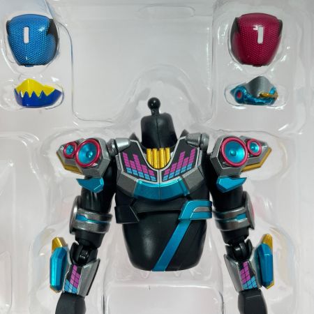  BANDAI バンダイ S.H.Figuarts 仮面ライダーギーツ 仮面ライダーパンクジャック モンスターフォーム/ビートフォーム フィギュア 開封品