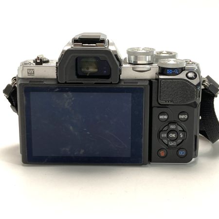 OLYMPUS オリンパス ミラーレス一眼 OM-D E-M10 Mark III レンズ2本付き