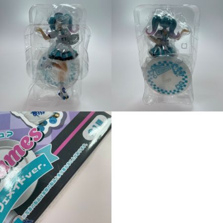   初音ミク costumes フィギュア ルームウェアver・カフェメイドver セット