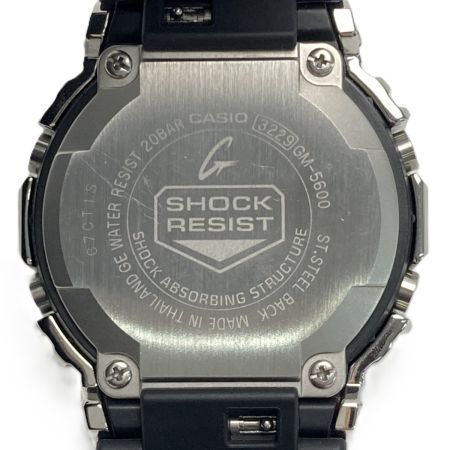  CASIO カシオ G-SHOCK メタルカバード デジタル GM-5600U-1JF クォーツ メンズ 腕時計