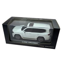 トヨタ ランドクルーザー300 非売品ミニカー プレシャスホワイト 箱・ケース有 Bランク