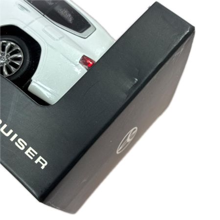 トヨタ ランドクルーザー300 非売品ミニカー プレシャスホワイト 箱・ケース有