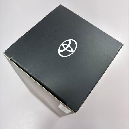 トヨタ ランドクルーザー300 非売品ミニカー プレシャスホワイト 箱・ケース有