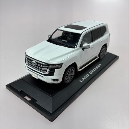 トヨタ ランドクルーザー300 非売品ミニカー プレシャスホワイト 箱・ケース有