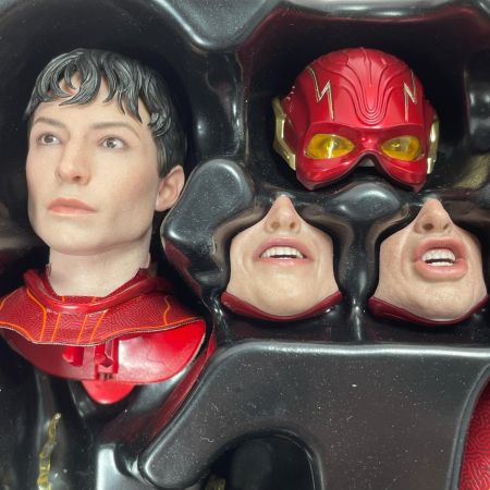  HOTTOYS ホットトイズ 『ザ・フラッシュ』 フラッシュ 通常版 フィギュア 開封品