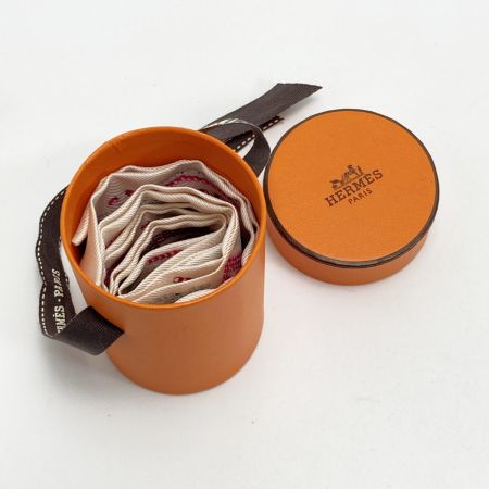 HERMES エルメス ツイリー KELLY EN PERLES アイボリー シルク100％ スカーフ 箱有