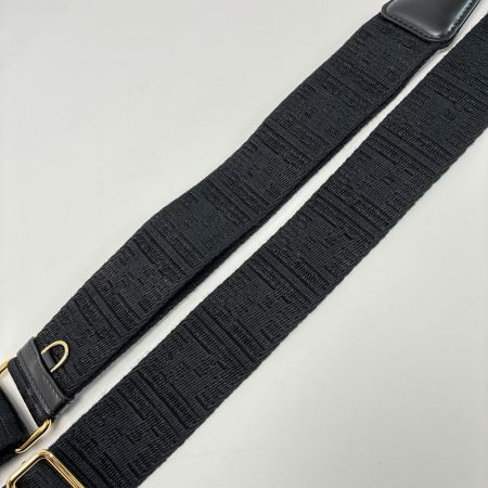  FENDI フェンディ ショルダーストラップ ズッカ柄 ブラック 袋有
