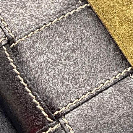 BOTTEGA VENETA ボッテガヴェネタ ラウンドファスナー長財布 レザー×スウェード ブラック×カーキ 箱・保存袋有