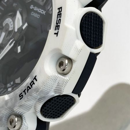 CASIO カシオ G-SHOCK GRUNGE SNOW CAMOUFLAGE GA-2200GC-7AJF ホワイト クォーツ メンズ 腕時計