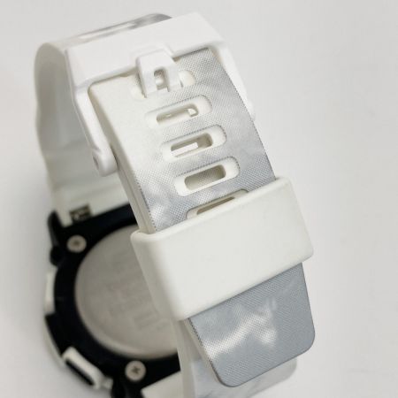 CASIO カシオ G-SHOCK GRUNGE SNOW CAMOUFLAGE GA-2200GC-7AJF ホワイト クォーツ メンズ 腕時計
