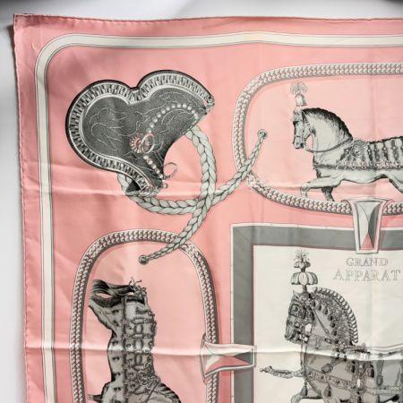 HERMES エルメス GRAND APPARAT スカーフ シルク100%  ピンク