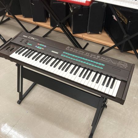 YAMAHA ヤマハ シンセサイザー  DX7 ハードケース付き　ジャンク品